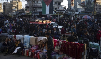 Palestinians cling to life in Rafah